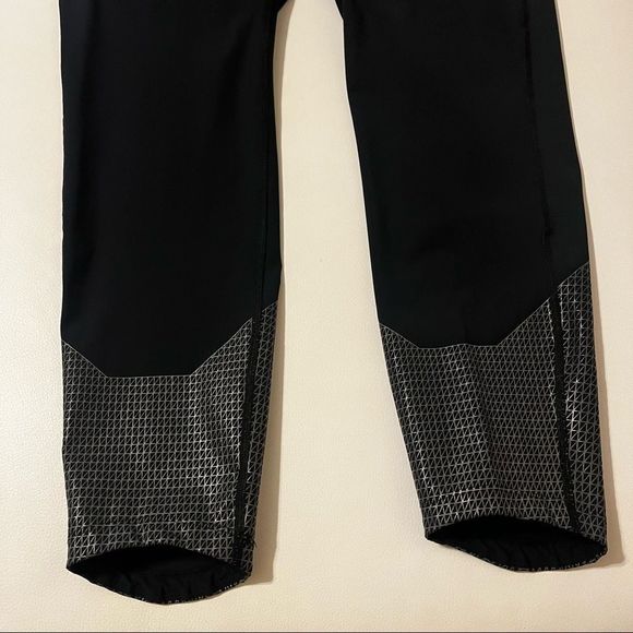 Run On Clouds Tights - Picture 4 of 7